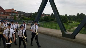 Marsch über die EmsbrückeMarsch über die Emsbrücke